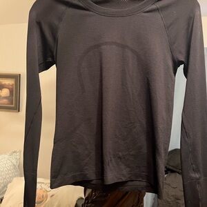 Lululemon athletica Black Long Sleeve Tee